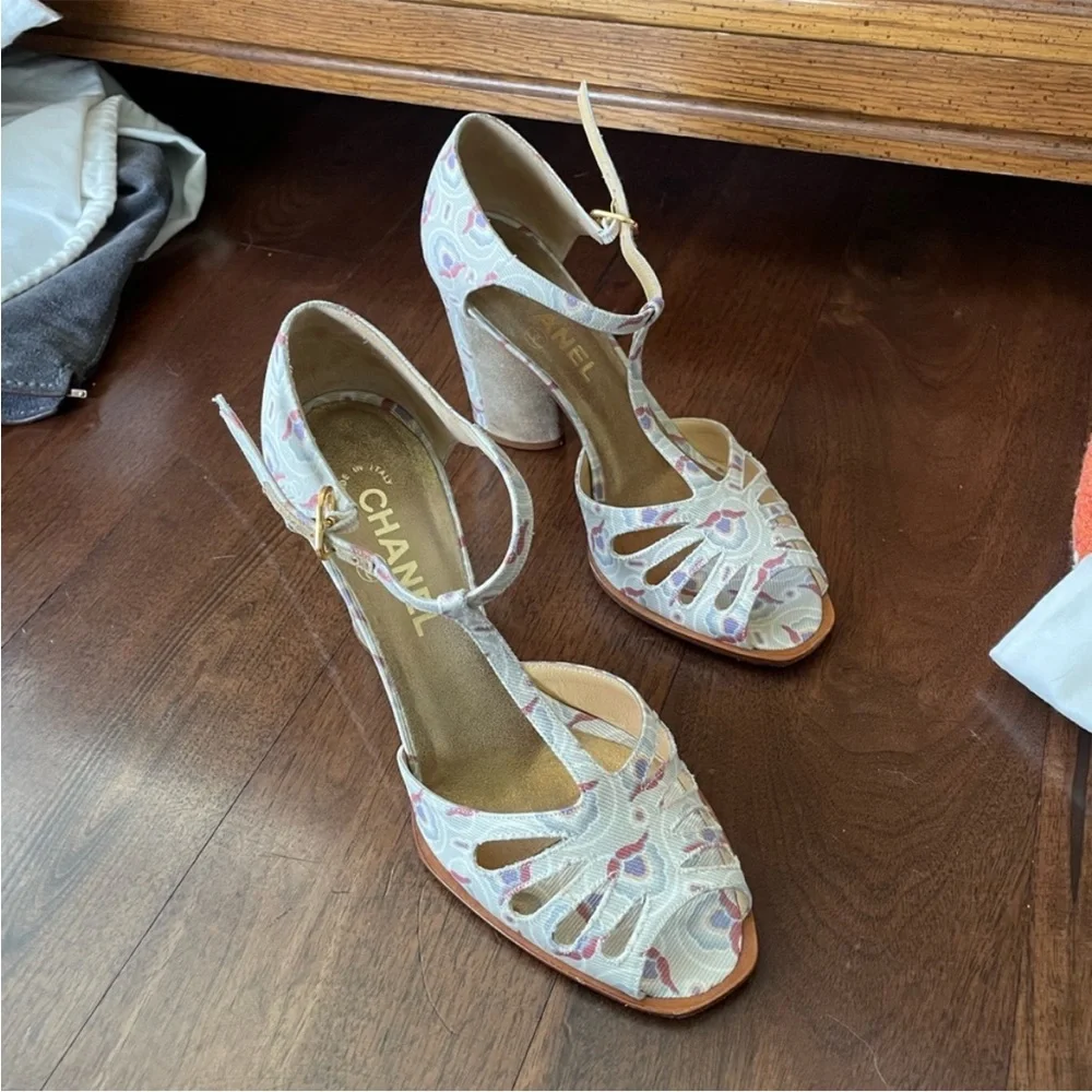 Elegant Floral Women's Heels - Picture 5 of 9